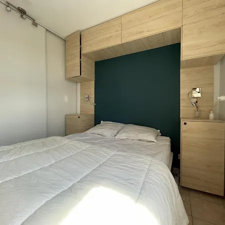 2 Pieces A Avec Garage Et Climatisation - Fr-1-338-548 *