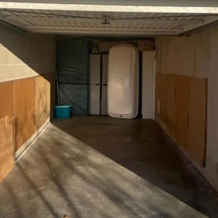 2 Pieces A Avec Garage Et Climatisation - Fr-1-338-548 *