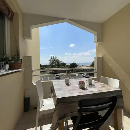 Apartment 2 Pieces A Avec Garage Et Climatisation - Fr-1-338-548 *